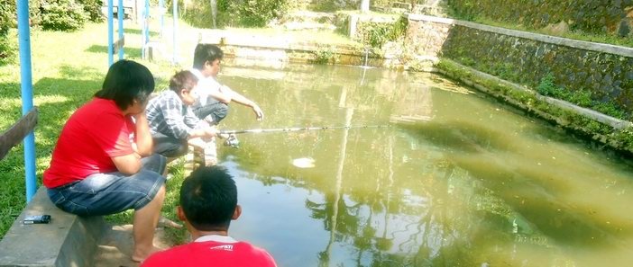 Wisata dan Buka Bersama Siswa Paket C Juli 2013